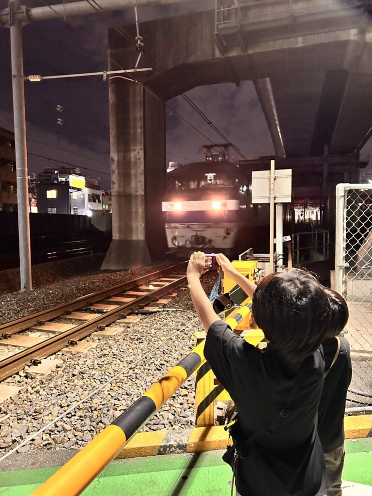 貨物列車の機関車