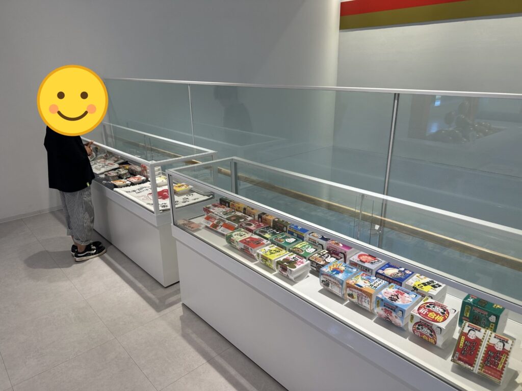 納豆パッケージの展示