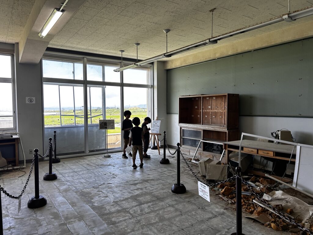 震災遺構・伝承館の校舎内の様子